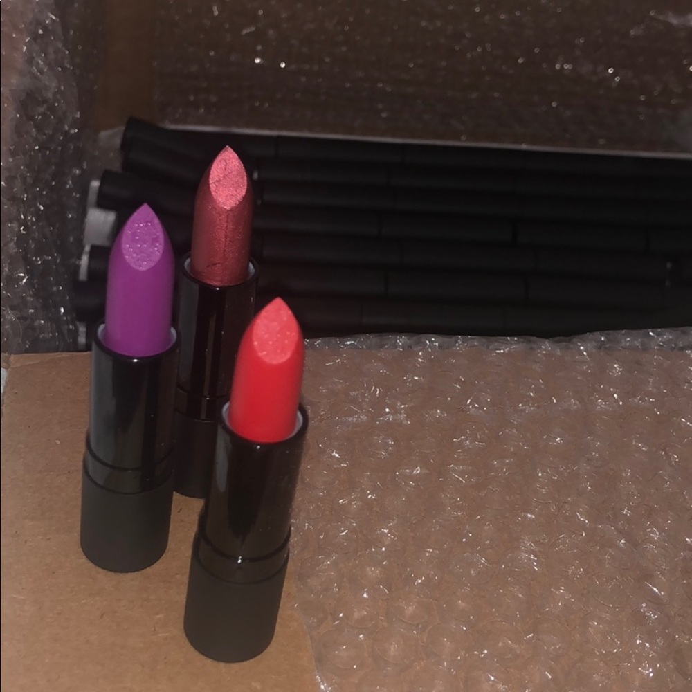 👄💄